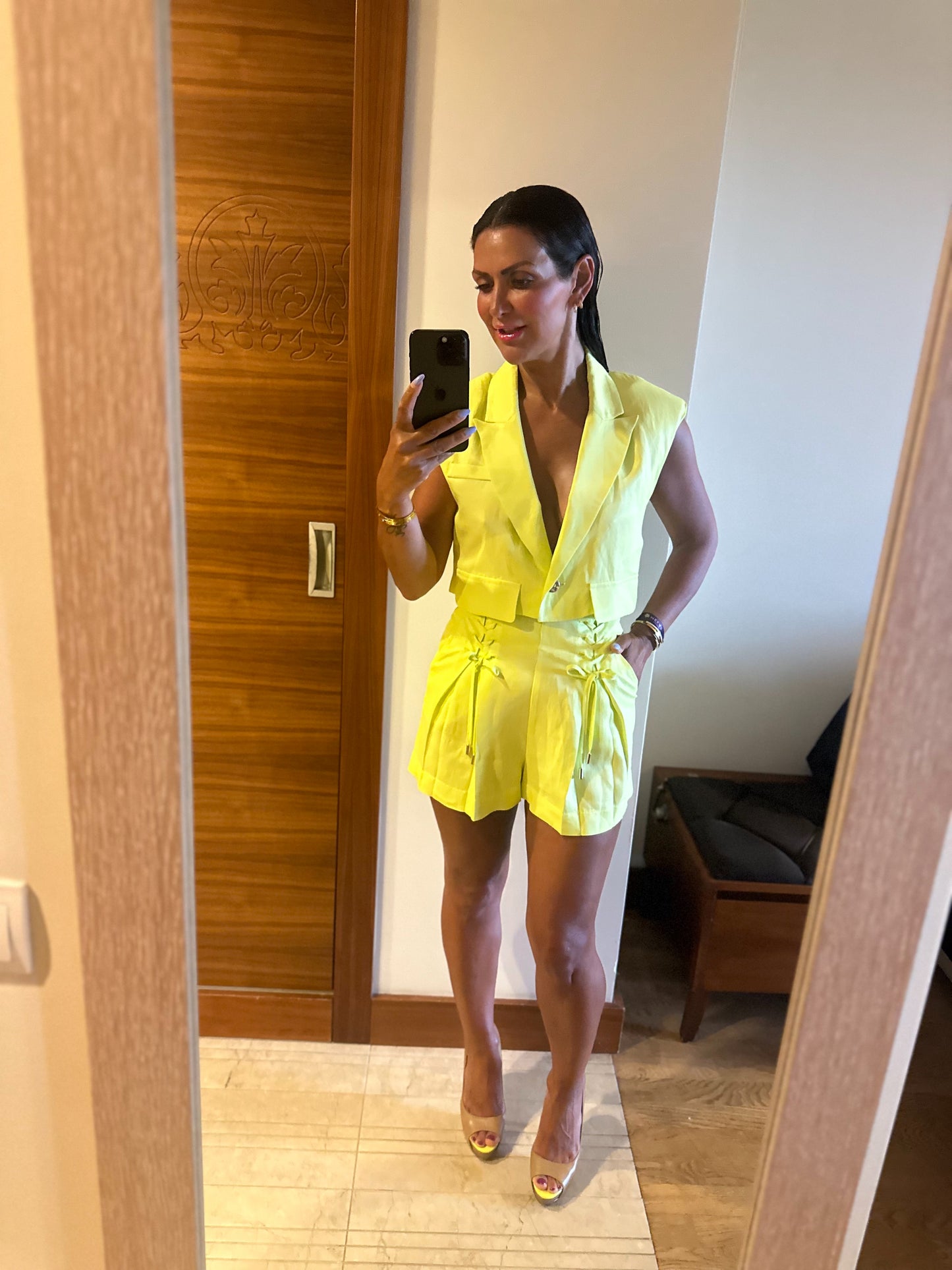 Babylon vest neon