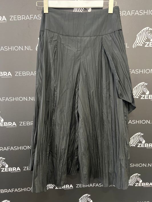 CARACLAN pants